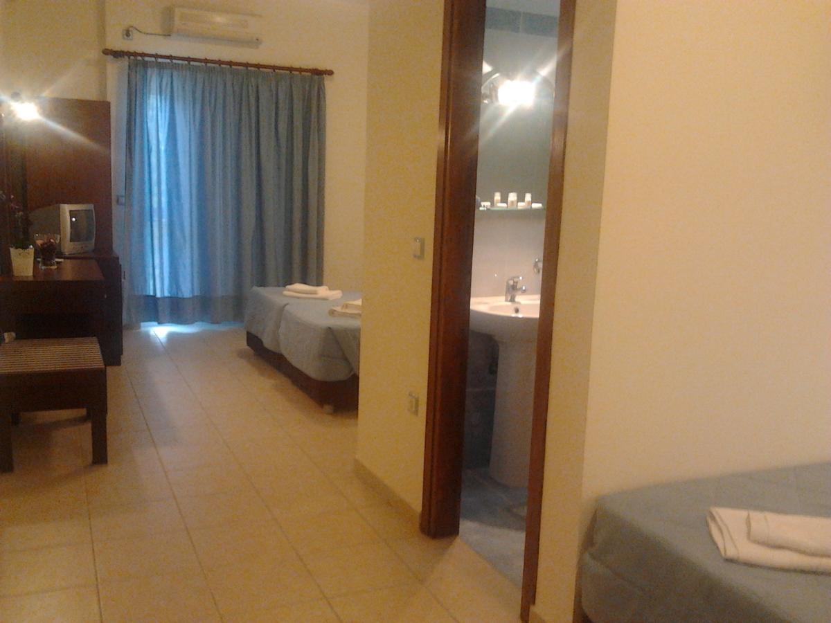 Ionion Star Hotel Tholon Exterior photo